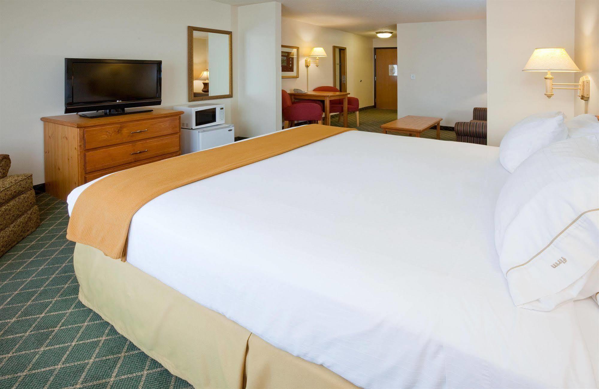 Holiday Inn Express & Suites Yankton By Ihg Buitenkant foto