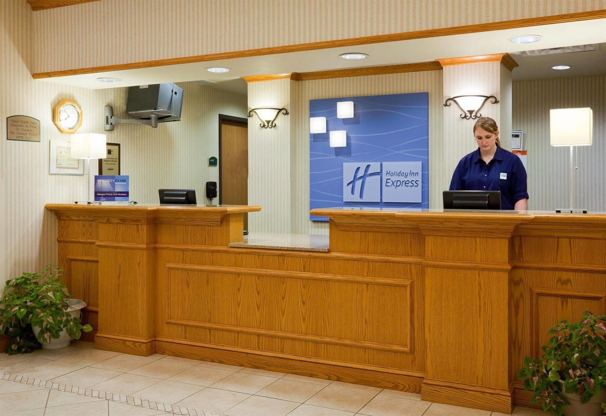 Holiday Inn Express & Suites Yankton, An Ihg Hotel Interieur foto